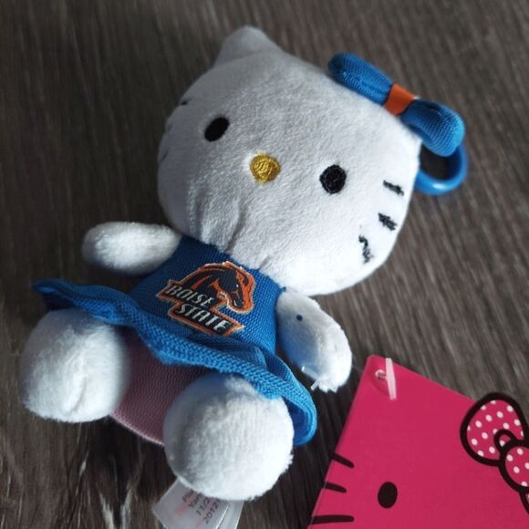 2012 Hello Kitty Boise State Broncos 4" Plush Keychain Backpack Clip - Picture 4 of 5